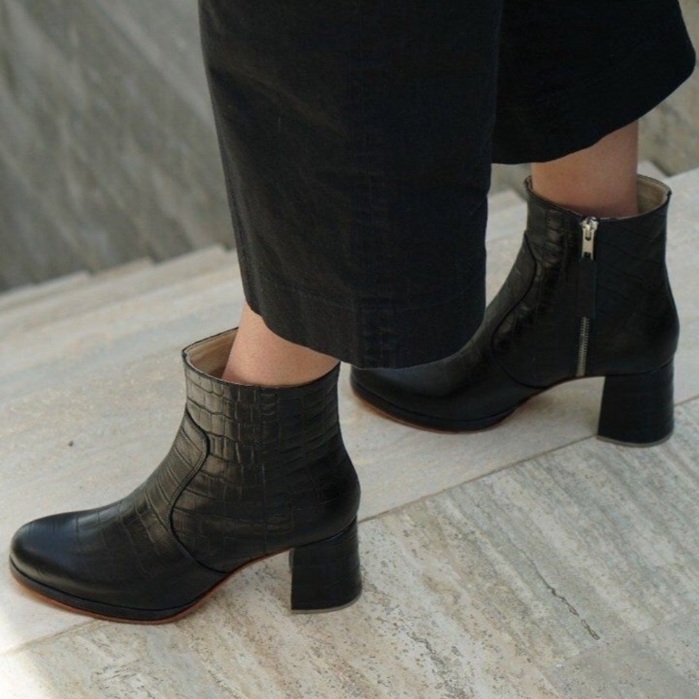 FINAL SALE Handmade GENUINE AND BEAUTIFUL QUALITY leather boots.